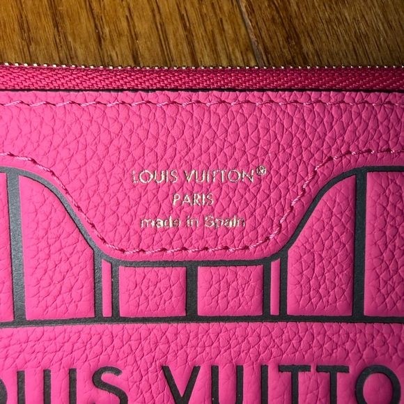 LV Neverfull BB Pouch in Rose Pondicherry - Picture 4 of 6